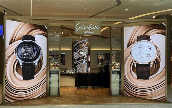 格拉苏蒂手表进灰了处理技巧深度解析(图) 格拉苏蒂手表进灰了处理技巧深度解析(图)