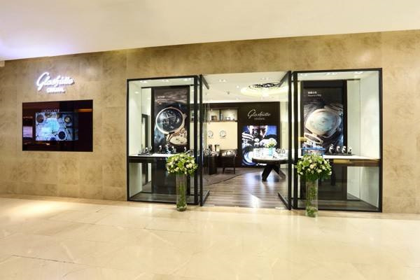 格拉苏蒂手表外观有划痕解决方法集锦(图) 格拉苏蒂手表外观有划痕解决方法集锦(图)