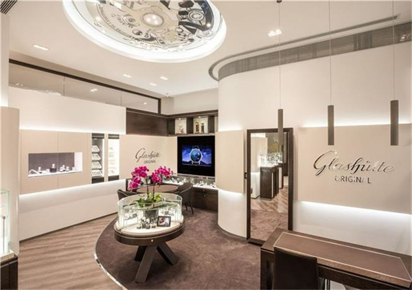 格拉苏蒂手表表针不走了处理技巧(图) 格拉苏蒂手表表针不走了处理技巧(图)