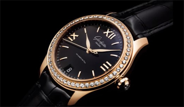 格拉苏蒂手表表盘有划痕解决技巧推荐(图) 格拉苏蒂手表表盘有划痕解决技巧推荐(图)