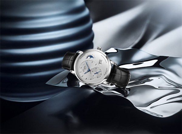 格拉苏蒂手表表蒙有划痕处理方法大全(图) 格拉苏蒂手表表蒙有划痕处理方法大全(图)