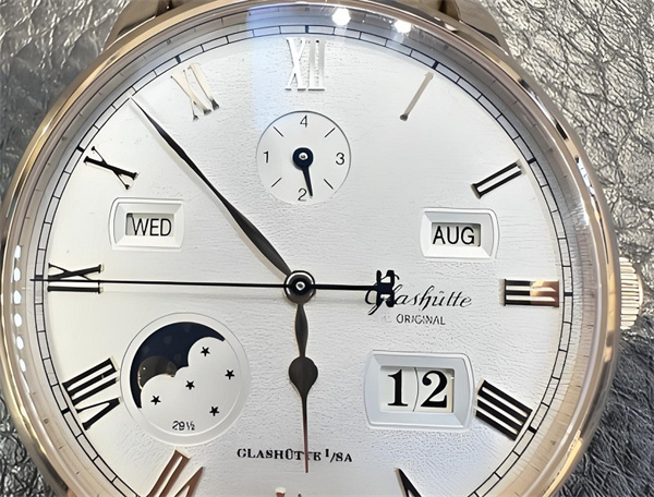 格拉苏蒂机芯怎么看型号(图) 格拉苏蒂机芯怎么看型号(图)