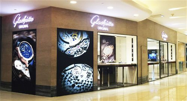 格拉苏蒂手表机芯里面有划痕处理技巧深度解析(图) 格拉苏蒂手表机芯里面有划痕处理技巧深度解析(图)