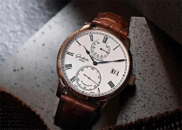 格拉苏蒂手表表带太松解决技巧是什么(图) 格拉苏蒂手表表带太松解决技巧是什么(图)