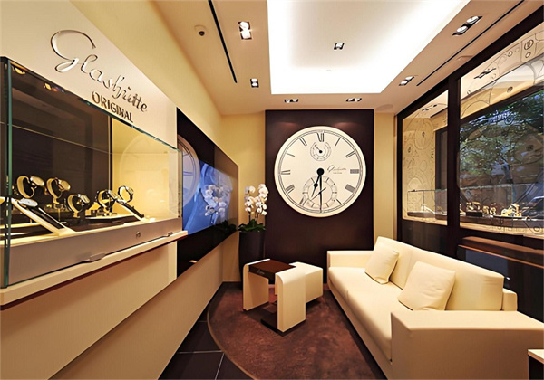 格拉苏蒂手表表壳有划痕解决方法集锦(图) 格拉苏蒂手表表壳有划痕解决方法集锦(图)