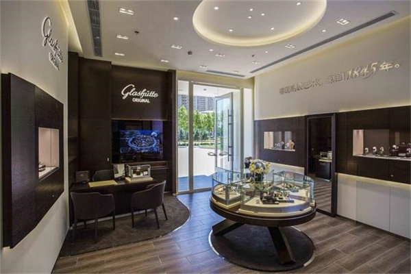 格拉苏蒂手表表耳掉了解决方法详解(图) 格拉苏蒂手表表耳掉了解决方法详解(图)