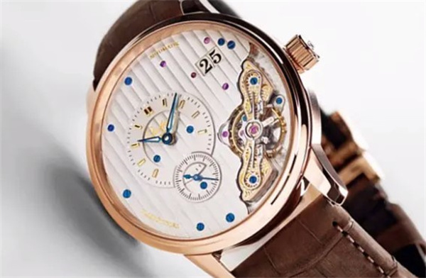 格拉苏蒂手表表蒙有划痕解决办法（图）